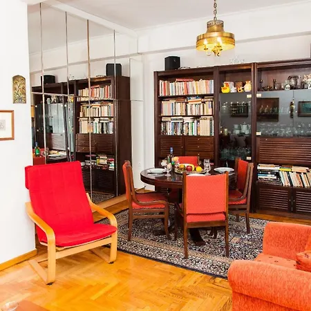 Vintage In Downtown Athens! Апартаменты